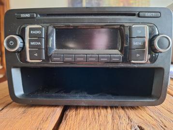 autoradio beschikbaar voor biedingen