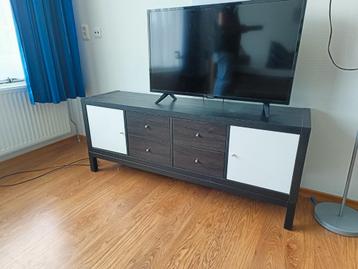 TV Meubel met Opbergruimte beschikbaar voor biedingen