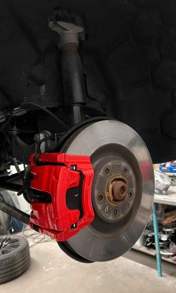 Geverfde Remblokken - Kies uw kleur!  €200, Auto-onderdelen, Remmen en Aandrijving, Alfa Romeo, Amerikaanse onderdelen, Audi, BMW