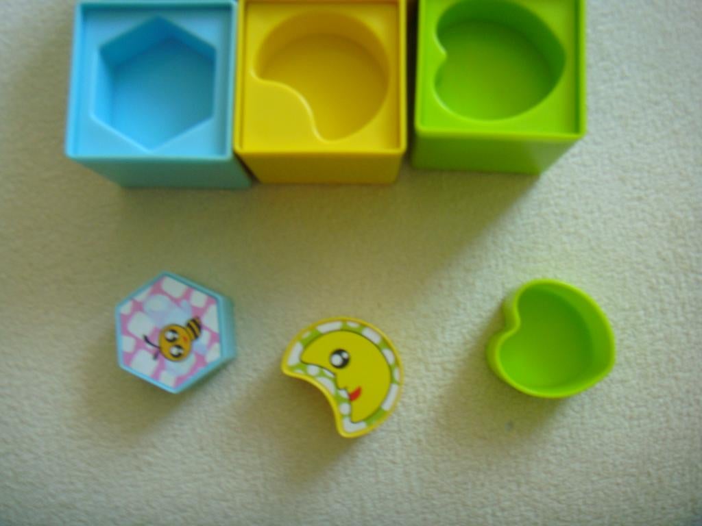 Puzzelblokjes redbox vorm en puzzel blokken ZGAN, Kinderen en Baby's, Speelgoed | Kinderpuzzels, Zo goed als nieuw, 10 tot 50 stukjes