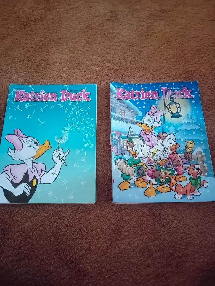 9 stuks katrien duck jaargang 2024 meer te koop!, Boeken, Stripboeken, Zo goed als nieuw, Meerdere stripboeken, Ophalen of Verzenden