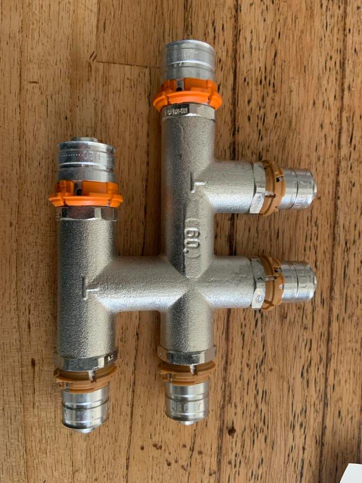 Uponor Kruis Perskoppeling 20mm/16mm/16mm, Doe-het-zelf en Verbouw, Buizen en Afvoer, Nieuw, Overige typen, Overige materialen