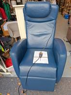 Blauwe Relaxfauteuil met Elektrische Bediening, Minder dan 75 cm, Leer, Ophalen of Verzenden, Zo goed als nieuw