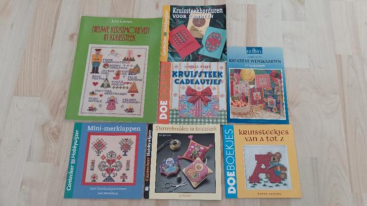 Diverse hobby boekjes, borduren, kaarten maken, Boeken, Hobby en Vrije tijd, Gelezen, Borduren en Naaien, Ophalen of Verzenden