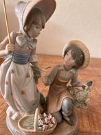 Lladro #5453 Meisje met Parasol en Jongen, Ophalen of Verzenden