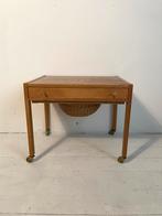 Houten Bijzettafel/Breitafel met lad voor brei spullen, Ophalen, Minder dan 55 cm, Gebruikt, Mid-Century Danish Deens Scandinavian vintage