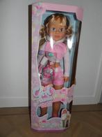 NIEUW GIRL FRIENDS super pop 82 cm waar je mee kan lopen (1), Ophalen of Verzenden, Nieuw, Babypop