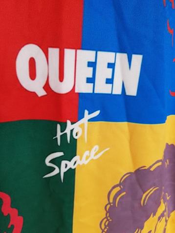 Trui van Queen. Maat M beschikbaar voor biedingen