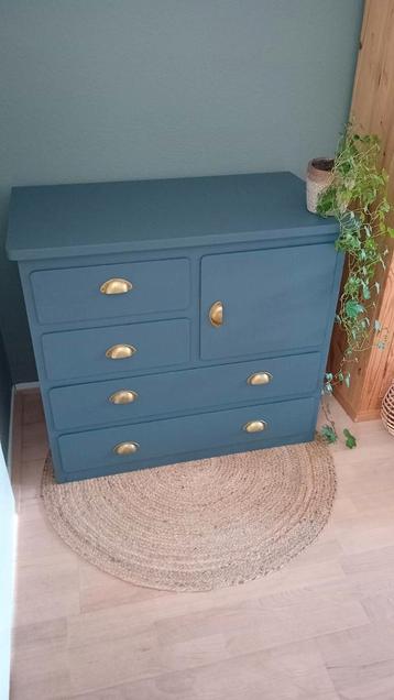 Gerestylede commode ,ladekast, donkergrijs  beschikbaar voor biedingen