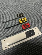 _S embleem _S logo S embleem c63S E63S GLE63S GLC63S A45S CL, Auto diversen, Tuning en Styling, Ophalen of Verzenden