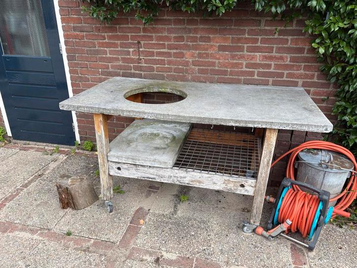 Gratis Buitenkeuken voor Big Green Egg Medium, Tuin en Terras, Buitenkeukens, Gebruikt, Houtskool, Vrijstaand, Ophalen