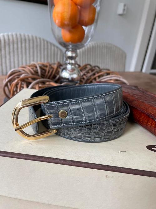 Echt Krokodil leer dexe riem in bijzonder fraai Grijs 110 cm, Kleding | Dames, Riemen en Ceinturen, Zo goed als nieuw, 100 cm of meer