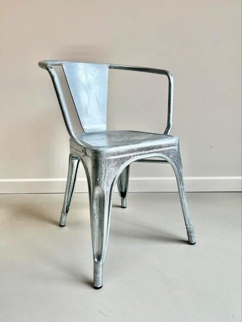 Gegalvaniseerd metalen stoel met armleuning in Tolix Stijl, Huis en Inrichting, Stoelen, Eén, Metaal, Grijs, Ophalen