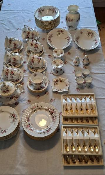 Porseleinen servies Royal Albert lavender rose compleet beschikbaar voor biedingen