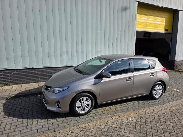 Toyota Auris 1.8 Full Hybrid, Auto's, Toyota, Particulier, Auris, ABS, Achteruitrijcamera, Airbags, Airconditioning, Alarm, Bluetooth