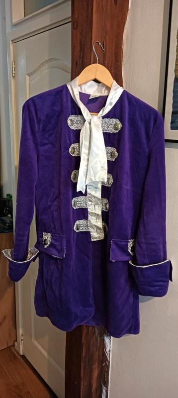 Carnavalsjas maat M beschikbaar voor biedingen