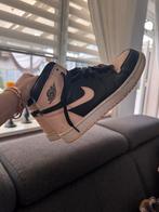 Air Jordan 1 Retro High OG Crimson Tint, Ophalen of Verzenden, Gedragen, Zwart, Sneakers of Gympen