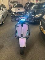 Vespa Sprint 2023, Fietsen en Brommers, Scooters | Vespa, Ophalen, Maximaal 45 km/u, Vespa S, Zo goed als nieuw
