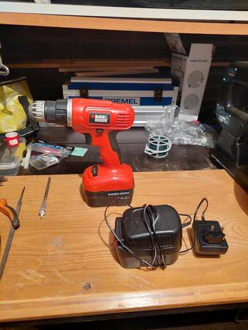 Accu Boormachine met 2 Accu's en Lader beschikbaar voor biedingen