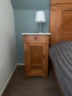 Vintage nachtkastjes met marmeren blad, Huis en Inrichting, Slaapkamer | Nachtkastjes, Minder dan 45 cm, Zo goed als nieuw, 70 cm of meer
