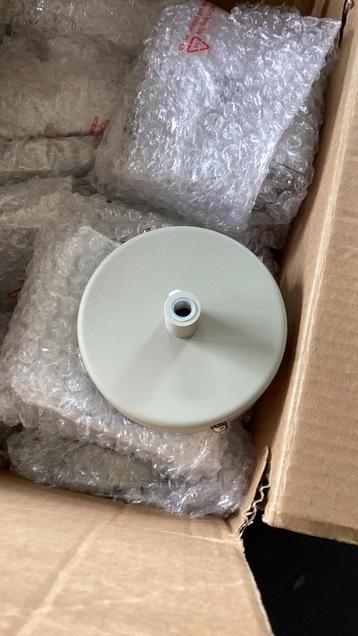 25 x plafondkap voor lamp en 13 x snoer beschikbaar voor biedingen