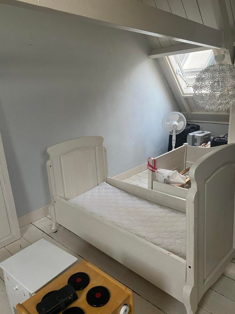 Planet little Kinderbed incl. Matras, Kinderen en Baby's, Ophalen, Gebruikt, Ledikant