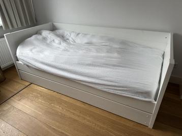 Kinderbed met onderschuifbed beschikbaar voor biedingen