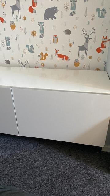 Dressoir wit beschikbaar voor biedingen