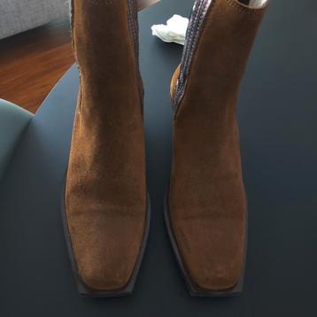 Western boots, mt 39 in cognac suede beschikbaar voor biedingen