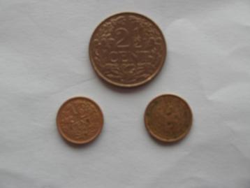 Drie bronzen munten beschikbaar voor biedingen