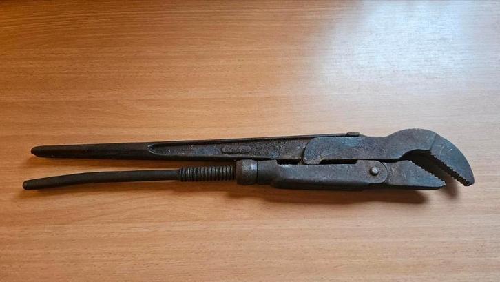 Antieke pijpsleutel en Zweedse tang, Doe-het-zelf en Verbouw, Gereedschap | Handgereedschap, Gebruikt, Ophalen of Verzenden