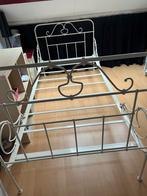 Romantisch spijlenbed, Ophalen