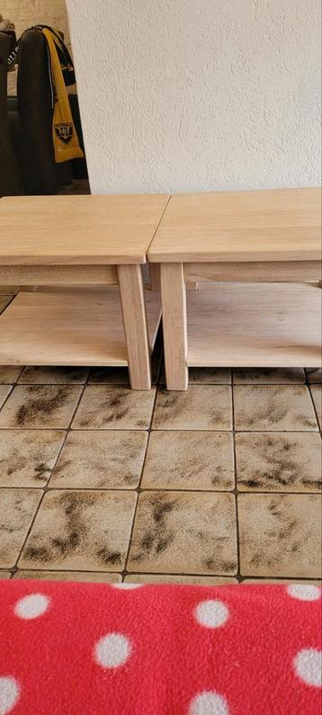 2 massief salontafels met onderblad  beschikbaar voor biedingen