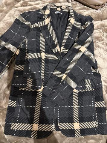 Oversized blazer wol beschikbaar voor biedingen