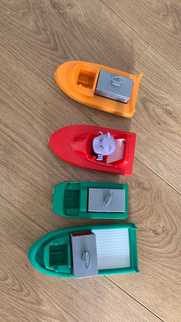 Aquaplay bootjes, Kinderen en Baby's, Speelgoed | Buiten | Los speelgoed, Ophalen of Verzenden, Zo goed als nieuw