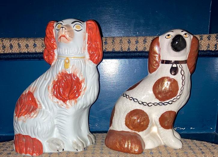 Staffordshire Kent England Honden 2 stuks Prijs is per stuk!, Antiek en Kunst, Antiek | Keramiek en Aardewerk, Verzenden