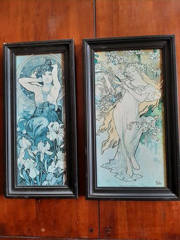 2 schilderijtjes Mucha, art nouveau op hardboard