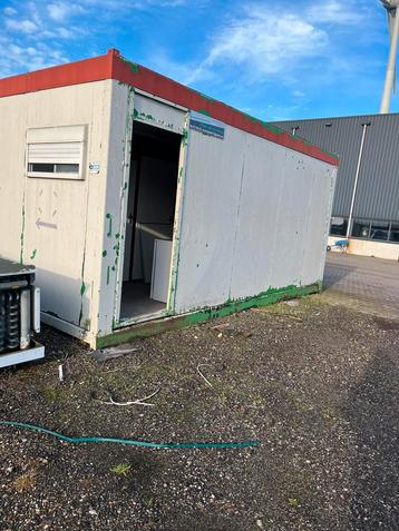 Bouwkeet  unit t.b.v wc urinoir met spoelbaken en boiler beschikbaar voor biedingen