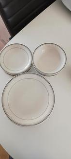 Goed uitziende servies., Huis en Inrichting, Keuken | Servies, Ophalen, Overige stijlen, Bord(en)