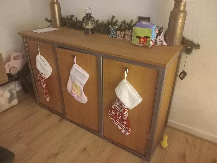 Stalen dressoir met houten panelen 170 kilo, Huis en Inrichting, Kasten | Dressoirs, Gebruikt, 100 tot 150 cm, 25 tot 50 cm, Met deur(en)