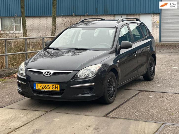 Hyundai I30 CW 1.4i Blue Active Airco! Grootscherm! APK!, Auto's, Hyundai, Bedrijf, Te koop, i30, ABS, Airbags, Airconditioning