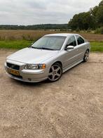 Volvo S60 2.5 T AUT 2004 Grijs, Auto's, 2521 cc, Bedrijf, Sedan, Zilver of Grijs