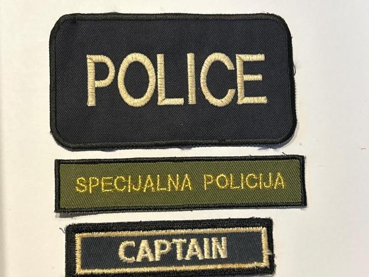 Set van 3 originele politie-emblemen, Verzamelen, Militaria | Algemeen, Landmacht, Embleem of Badge, Overige gebieden, Verzenden