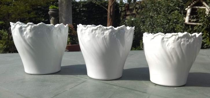 BIJNA GRATIS! Vintage TIRSCHENREUTH 3 witte vazen Model ALT, Huis en Inrichting, Woonaccessoires | Vazen, Zo goed als nieuw, Wit