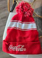 Coca Cola muts met pompon, Kleding | Heren, Mutsen, Sjaals en Handschoenen, Ophalen of Verzenden, Zo goed als nieuw