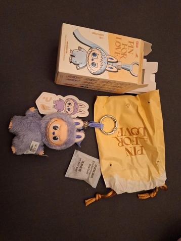 Labubu POPMART Pin For Love Paars Vraagteken Nieuw beschikbaar voor biedingen