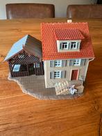 Faller gasthuis klein hotel met terras 1:87, Hobby en Vrije tijd, Modeltreinen | H0, Overige merken, Gelijkstroom of Wisselstroom
