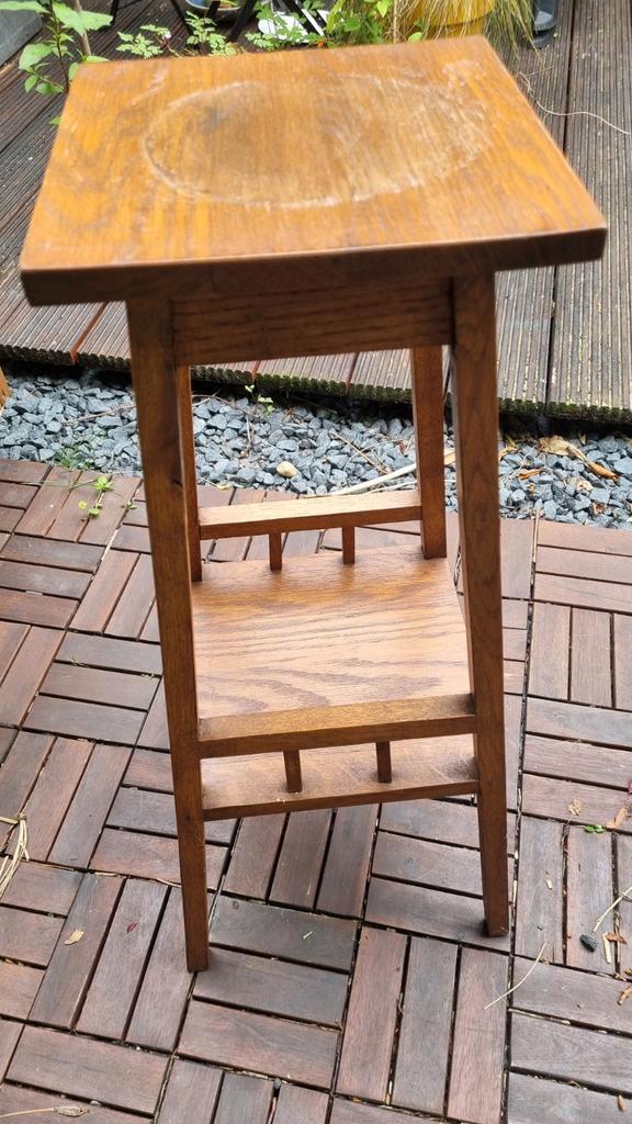 Vintage Houten Bijzettafel met Plankje - Assen, Huis en Inrichting, Tafels | Bijzettafels, Ophalen