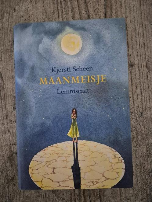 Maanmeisje, Boeken, Kinderboeken | Jeugd | 13 jaar en ouder, Zo goed als nieuw, Fictie, Ophalen of Verzenden