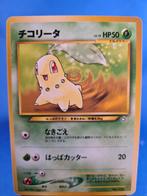 Chikorita 54/111 - Neo Genesis (1st edition), Hobby en Vrije tijd, Verzamelkaartspellen | Pokémon, Verzenden, Gebruikt